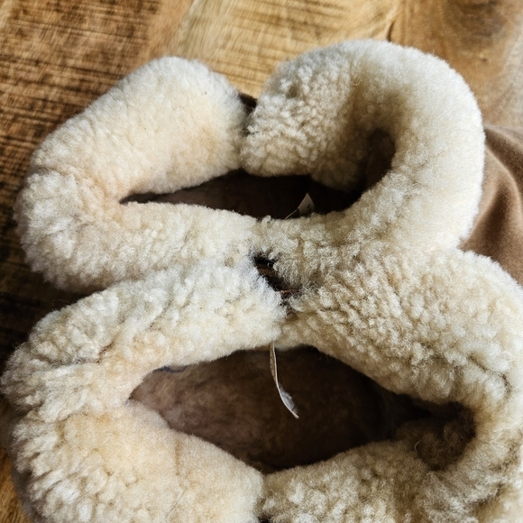 UGG Elisa Boots Women’s Brown Ankle Booties Sheepskin Suede Shearling Size 9.5M - Picture 13 of 13